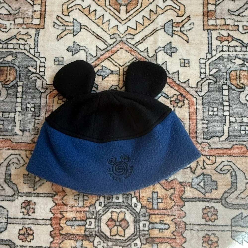 Vintage Disney Mickey Mouse fleece winter hat